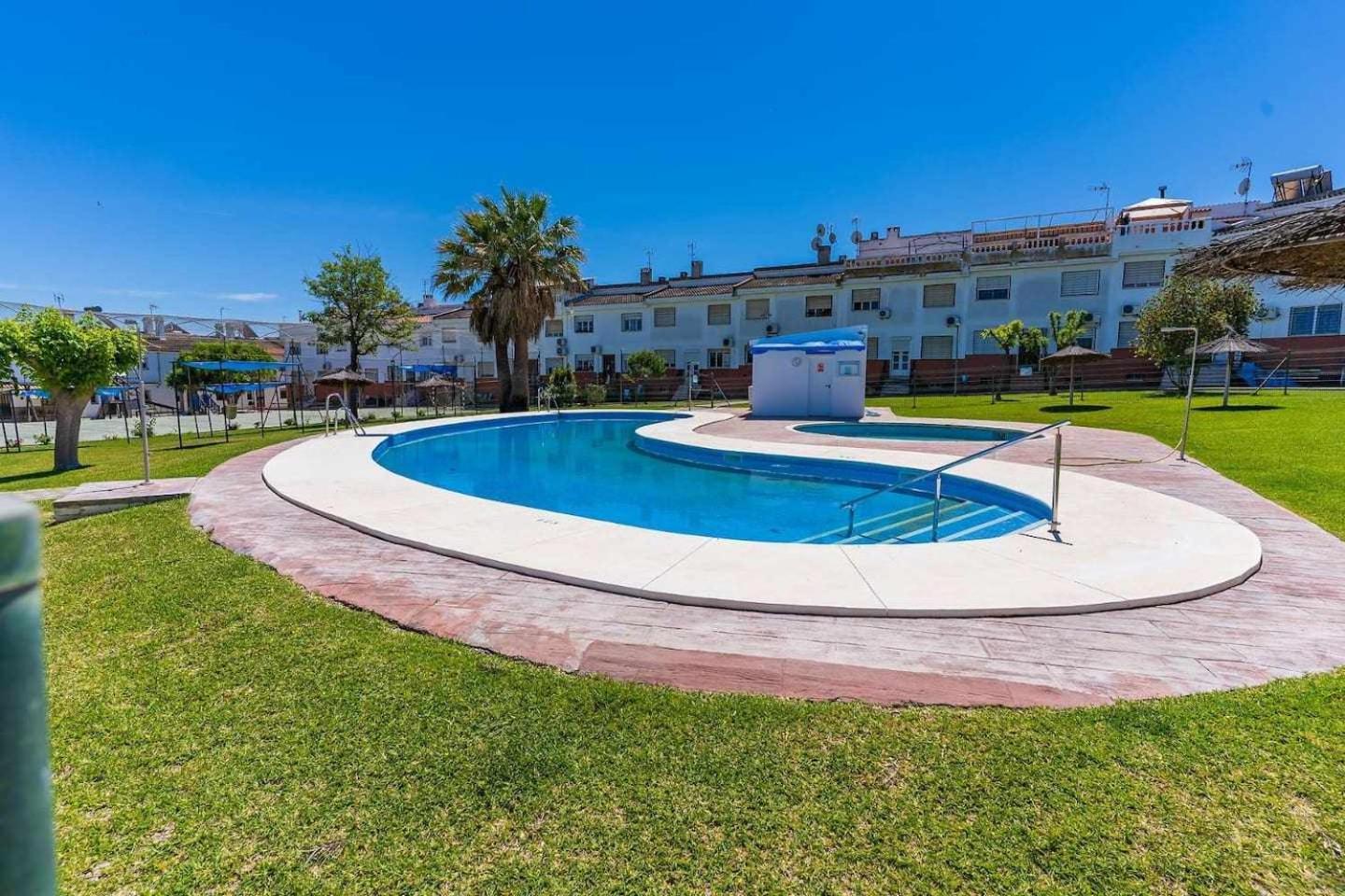 הוילה אלחרקה Casa Grande Piscina Y Garaje מראה חיצוני תמונה